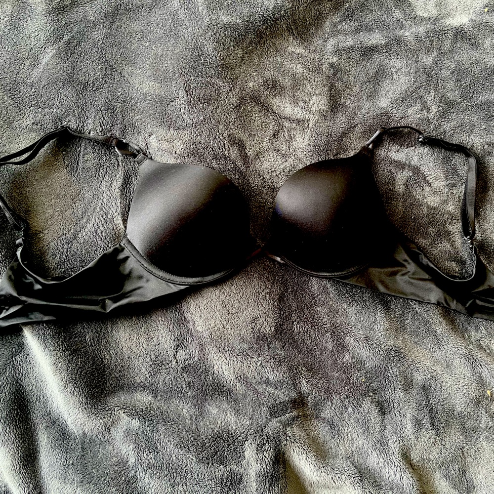 34A Victoria Secret Bombshell Bra